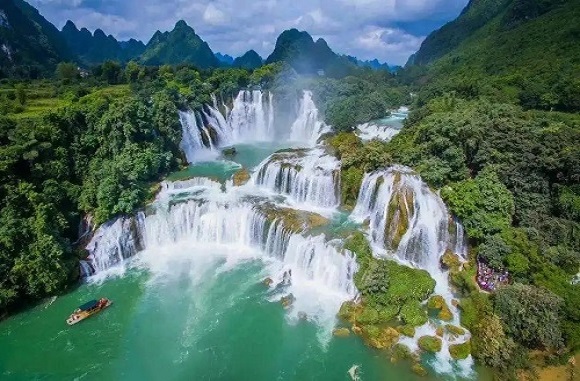 德天跨国大瀑布