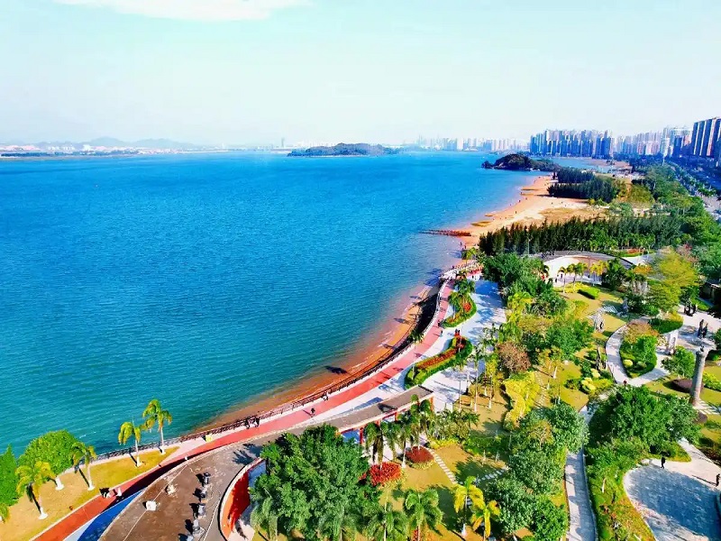 <b>【广西畅游6天游】德天瀑布•通灵大峡谷•巴马长寿村•北海银滩•防城港 6天5晚游</b>